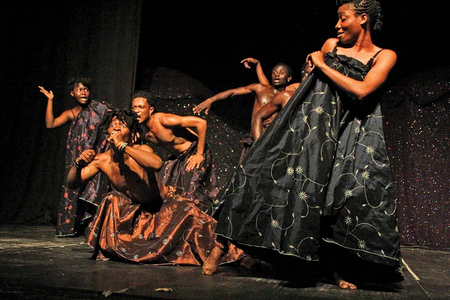 Masraxa iyo shineemada Afrika:Taariikhayn iyo dulmar.